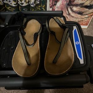 Earthrunner Alpha women 8.5